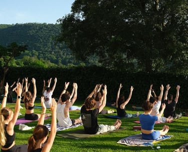 Yoga all’aperto a Rieti, pratica di gruppo immersa nella natura presso Volo Libero Guesthouse