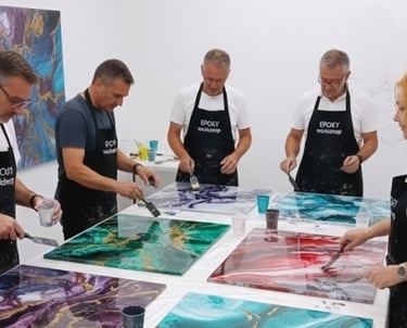 Epoxy workshop Marbella voor kunst, luxe designs in epoxy