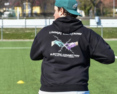 Limmat Lightning Flag Football Training in Zürich: Quarterback kurz vor dem Wurf