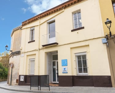 Entrada de l’Escola El Campanar a Alella, escola bressol