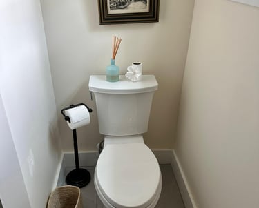 Airbnb bathroom cleaning service in Milwaukee WI by Sousa Pro Cleaning