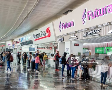 Farmacias y Cajeros en la Central de Autobuses del Norte