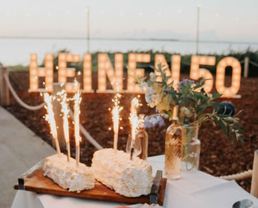 huisgemaakte feesttaarten met unieke versieringen van Xagis.