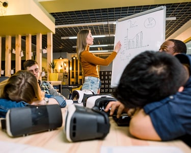 Solo observa cómo se imparten los cursos internos
