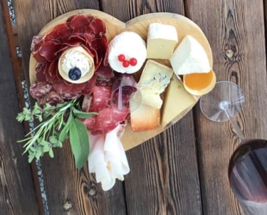 Traditional Aosta Valley charcuterie board and cheese to taste