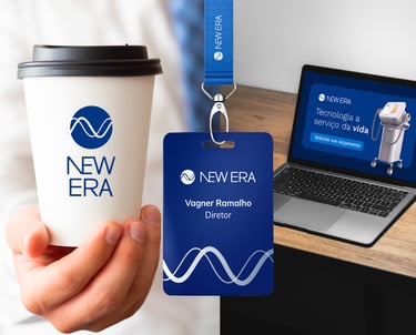 A foto mostra uma imagem da identidade visual criada para a empresa New Era