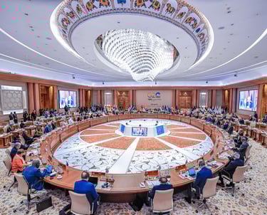 Mesa redonda oficial da cúpula do G20, com representantes de várias nações reunidos para debater a e