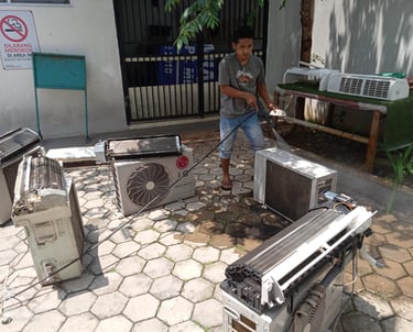 Lestari Teknik adalah jasa service AC panggilan yang berlokasi di Cibinong, Bogor