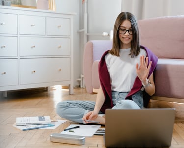 A student excited to start an online Science tuition lesson