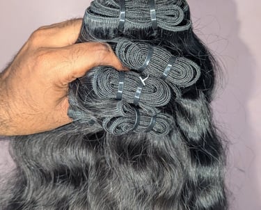 Natural Indian wavy human hair bundles for salon and retail use