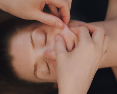 Massaggio Kobido viso lifting naturale anti-age a Riccione presso centro estetico