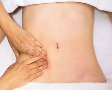 Massaggio Udara ayurvedico addominale per drenaggio e riequilibrio energetico