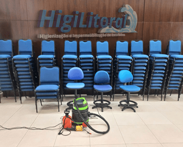 Empresa que limpa sofá colchão em itapoá