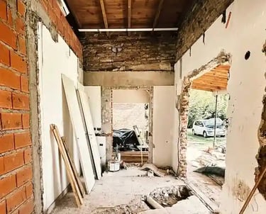 Fotografía de obra. Remodelación en curso de cocina.