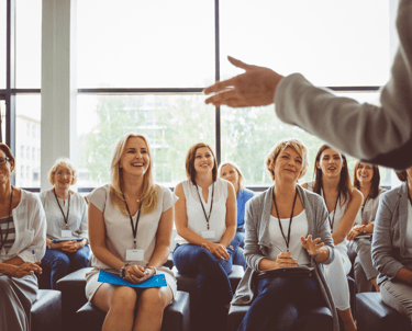 İngiltere'de bir sürü öğretmen teacher training programında eğitim alıyor