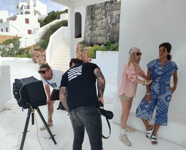 Equipe de shooting de mode avec la modèle