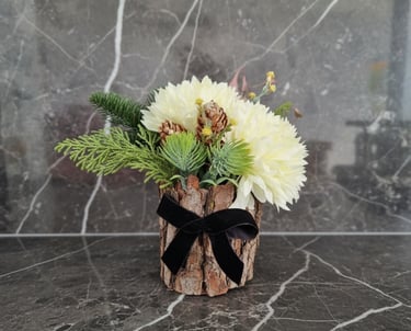 Vėlinių puokštės. Kolumbariumo puokštė. Panevėžyje. "RP Design"