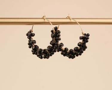 Photo professionnelle d'une paire de boucle d'oreilles artisanale