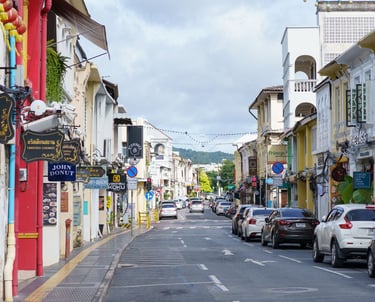 foto da rua do centro de phuket