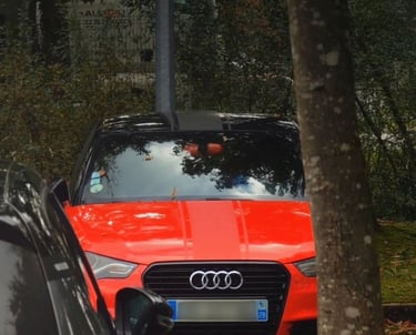 Stickers mats posés sur Audi rouge – personnalisation esthétique et finition sportive par 3DPM France