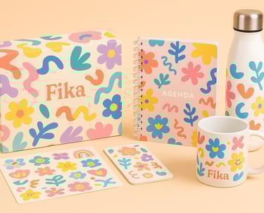 caja, cuaderno a5, botella, taza, stickers personalizado con diseños propios