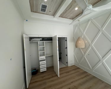 Customized closet shelving layout 