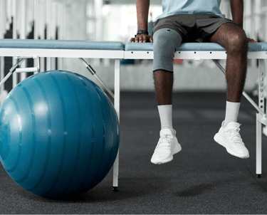 allenamento funzionale controllato per la riabilitazione sportiva con fitball