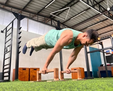 Bilal Ansari performing Planche 
