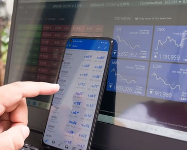Real-time freight market and trading data dashboards for shipping risk management