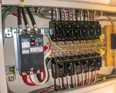 Electric tray with open lid