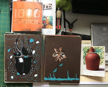 Detalhe: textura de livro de artista.