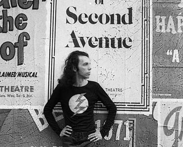 Hélio Oiticica: Explorando as interseções da POP-ART na cultura vernacular.