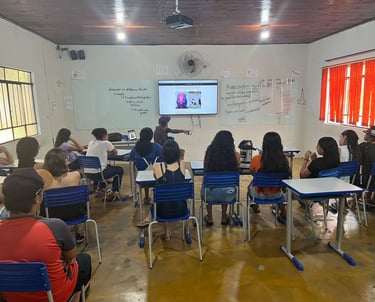 A oficina de grafite ministrada pelo artista visual e arte-educador Sérgio Astral foi um grande suce