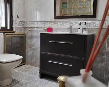 Baño compartido con inodoro