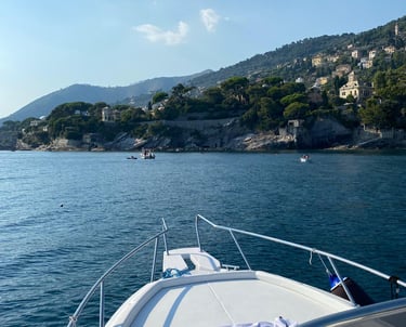 Boat tour in Sestri Levante near the Baia del Silenzio