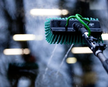 Wij wassen de ramen ook met ons telewas systeem