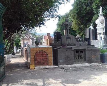 Imagem mostra parte interior do cemiterio freguesia do ó velar em são paulo