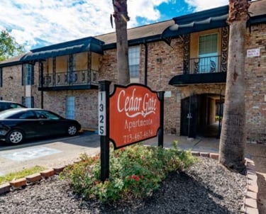 Exterior view of Cedar Gate Apartments in Houston
