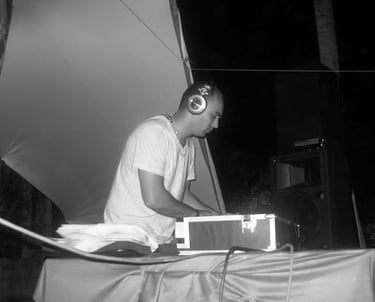 Antonio tocando aos seus 23 anos em Aracaju