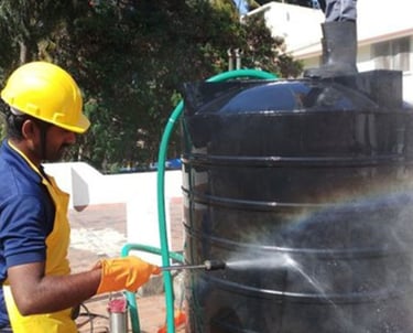  فني تصليح وسباكة منازل و كهرباء و عزل و تنظيف خزانات المياه في مسقط. غسيل خزانات المنزل