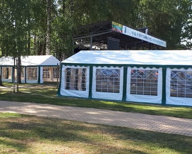 Šventinės palapinės jaukioms šeimos šventėms ir masiniams renginiams