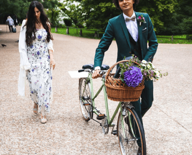 Reportage mariage champêtre Paris : mariés en tandem