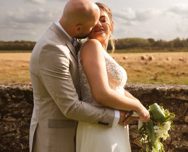 Reportage mariage champêtre Ozoir la Ferrière : séance de couple dans les champs