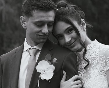 séance de couple en noir et blanc
