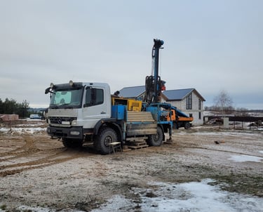 "Hidrogeologas" gręžinių įrengimas, vandens gręžiniai, gręžinys, gręžimo technika, gręžimo agregatas