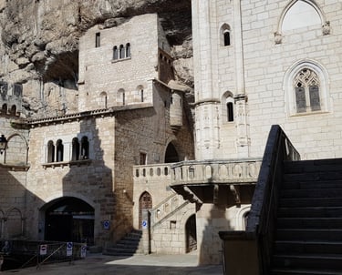 Le parvis de Rocamadour