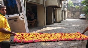 funeral service gaur city