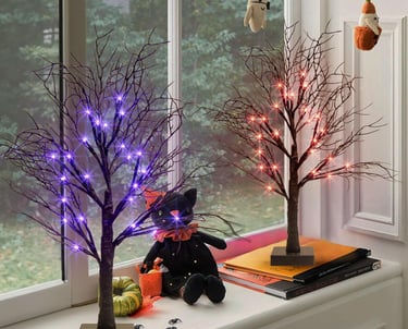 Pre-lit halloween tree