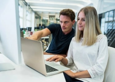 Duomenų upe (Riverdata.lt) Duomenų ir programavimo specialistai, nuolatos dirbantys versle.