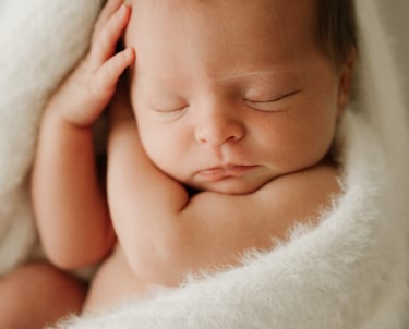 natural newborn photography session in adelaide hills of baby sleeping